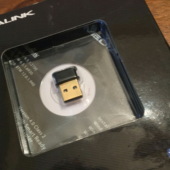 NWT Medialink Bluetooth Enabling USB Adapter - Picture 2 of 5